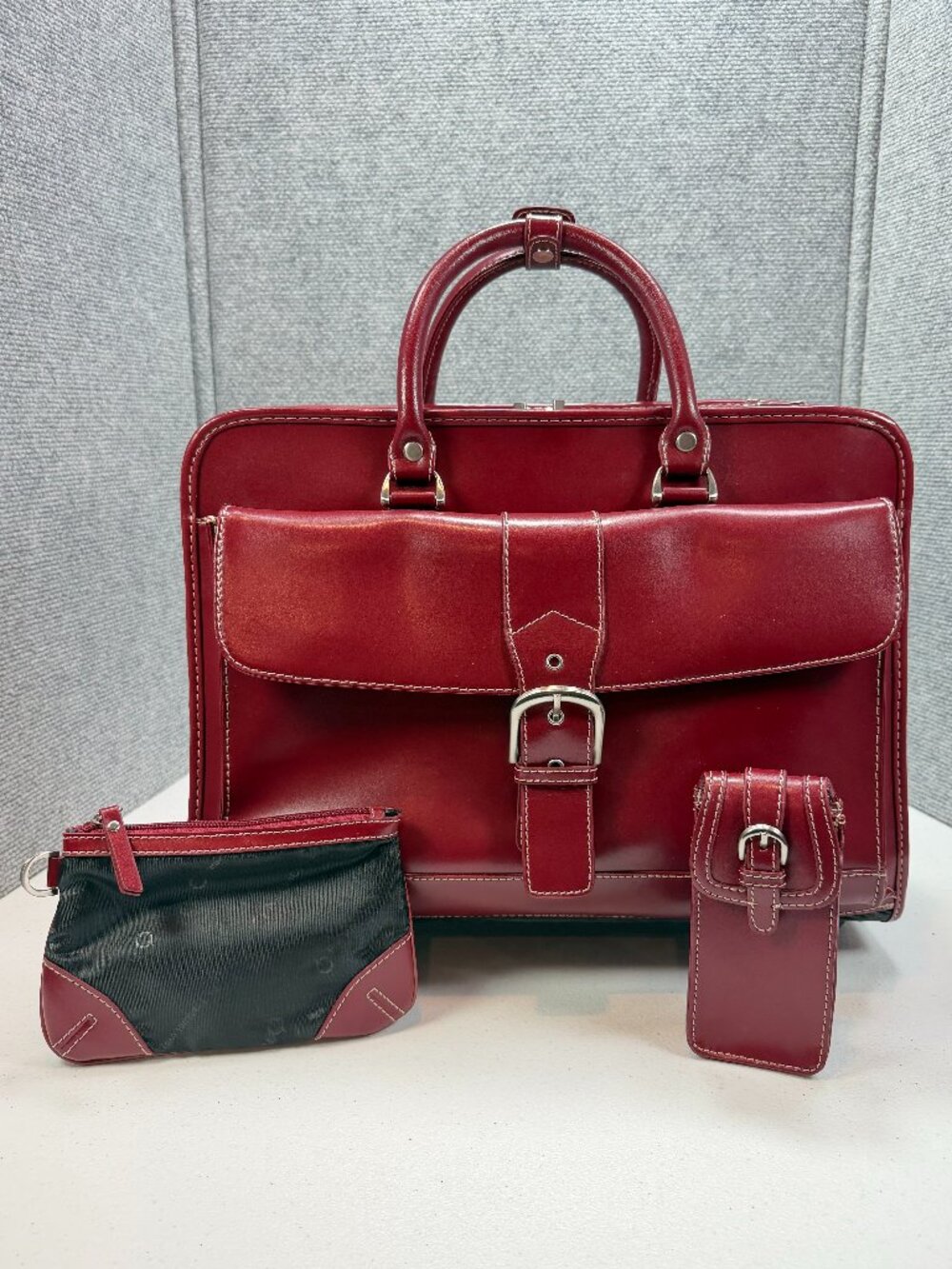 Franklin Covey Burgundy Rolling Briefcase Laptop Business Travel Bag